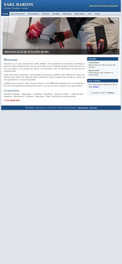 Avant, sur mobile : la page d’ordinateur réduite, illisible sans zoomer.